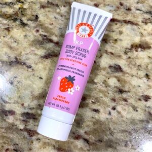 First Aid Beauty KP Bump Eraser Body Scrub FRESH STRAWBERRY 28.3g Travel Size